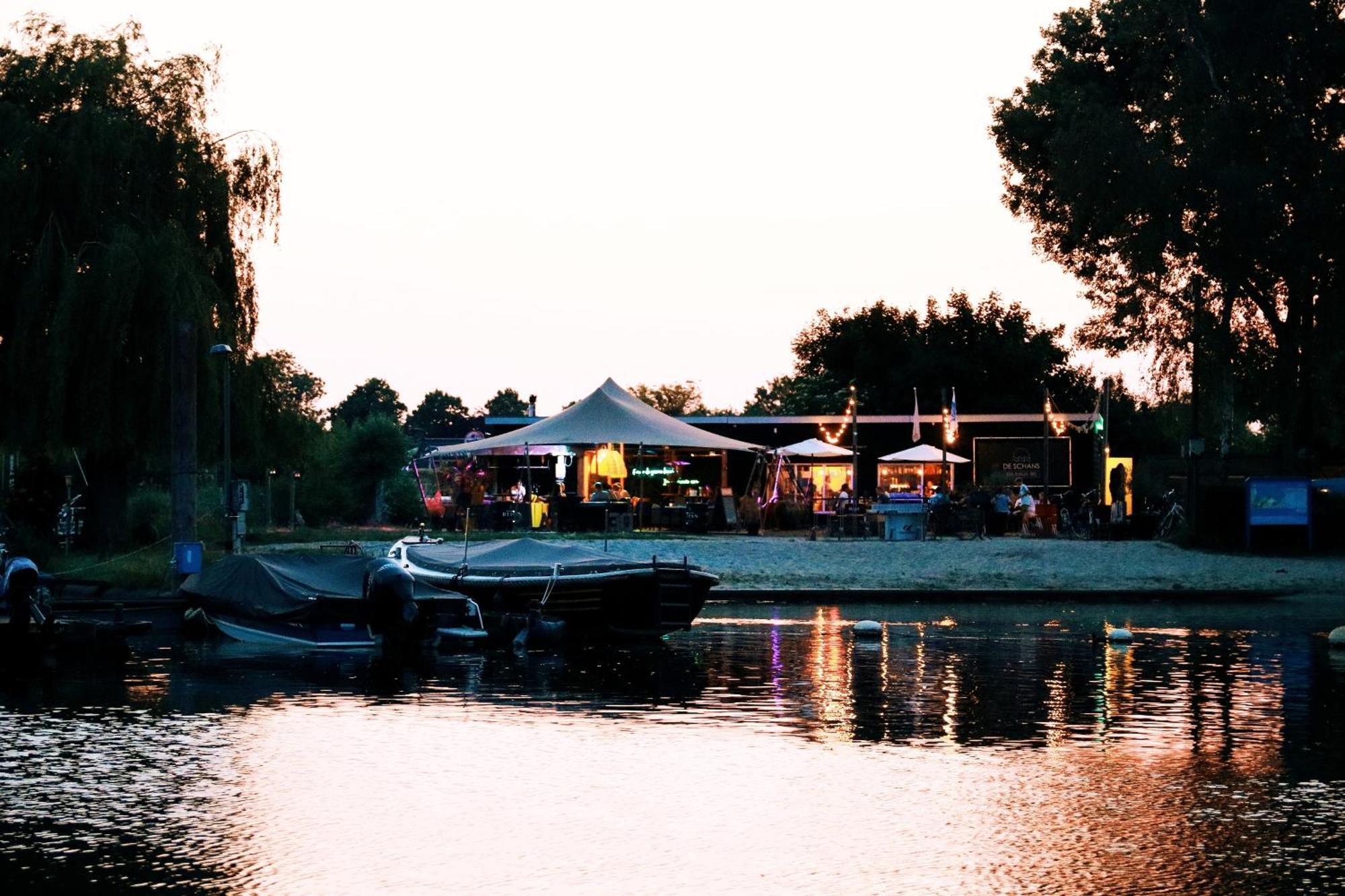 Floatel - De Schans Alphen Benedeneind 外观 照片
